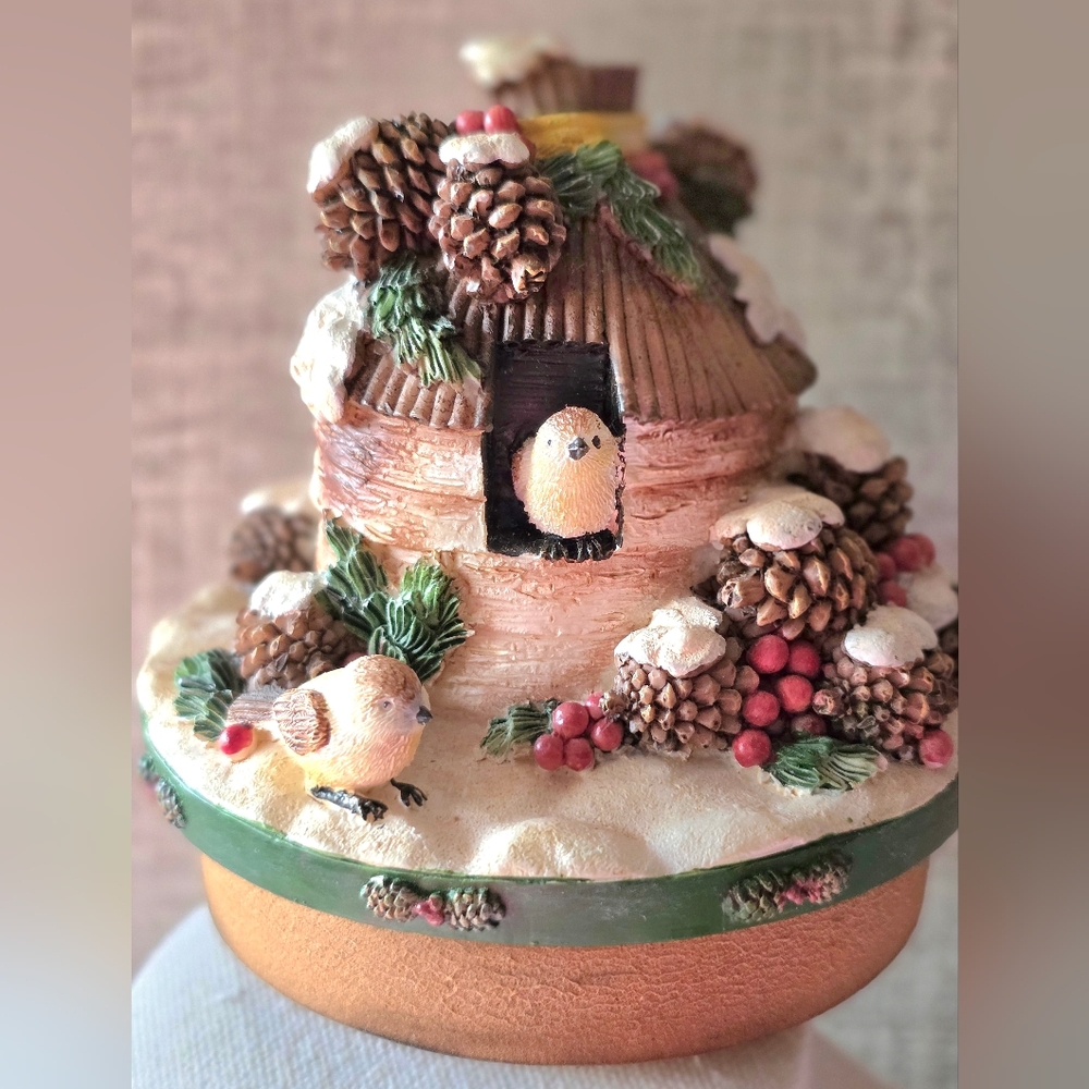 Chritmas Candle Topper.  Perfect For A Large Or Medium Yankee Candle. Gently Use